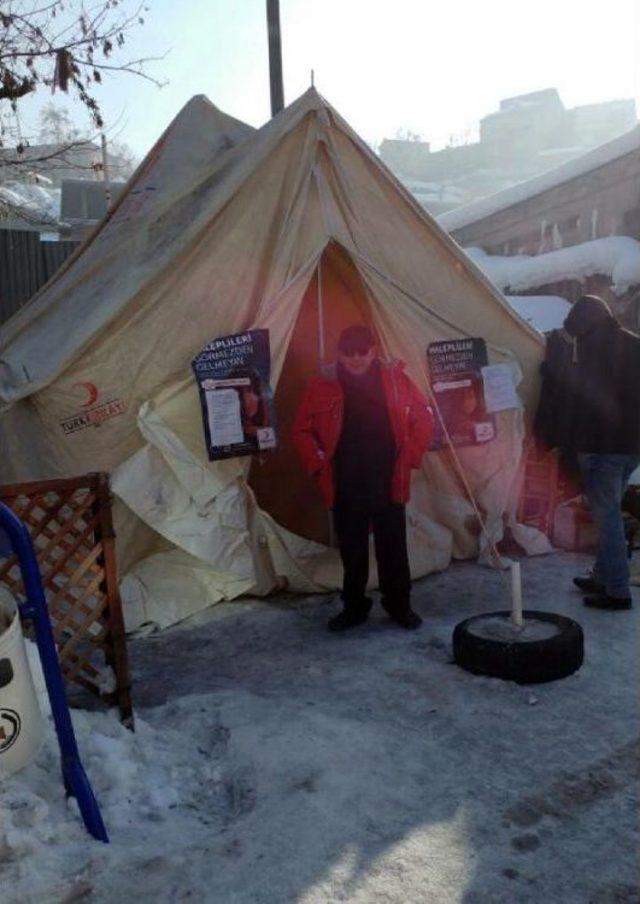 Bitlis Kızılay Şubesi'nden Halep'e Yardım Kampanyası