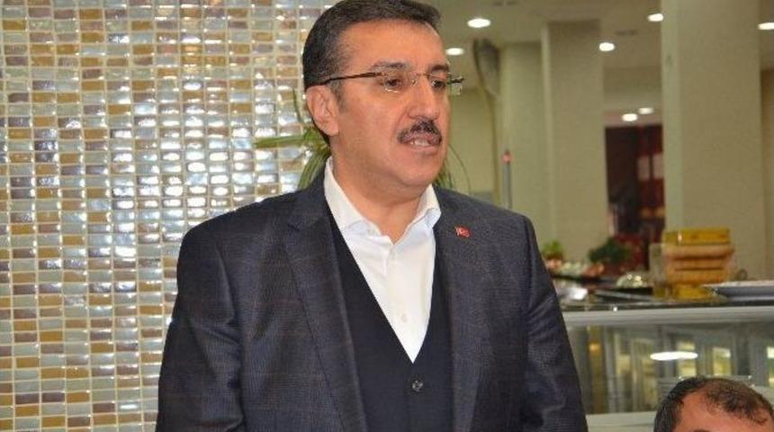 Bakan T&uuml;fenkci Erbakan Vakfı &Uuml;yeleri İle Buluştu