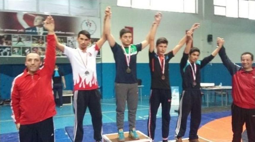 Karacabeyli G&uuml;reş&ccedil;iler, Şehitler İ&ccedil;in Mindere &Ccedil;ıktı