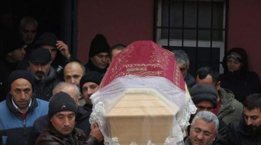 Liseli Sude Okul Yolunda Can Verdi; Aile Okul Yollarının Karanlık Olduğunu S&ouml;yledi