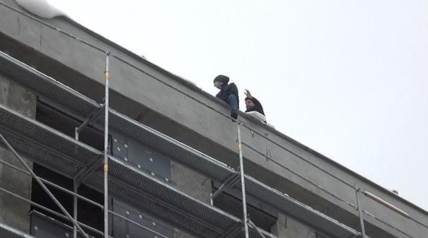 İntihar İ&ccedil;in &Ccedil;atıya &Ccedil;ıktı, İkna Edecek Psikolog Bulunamadı