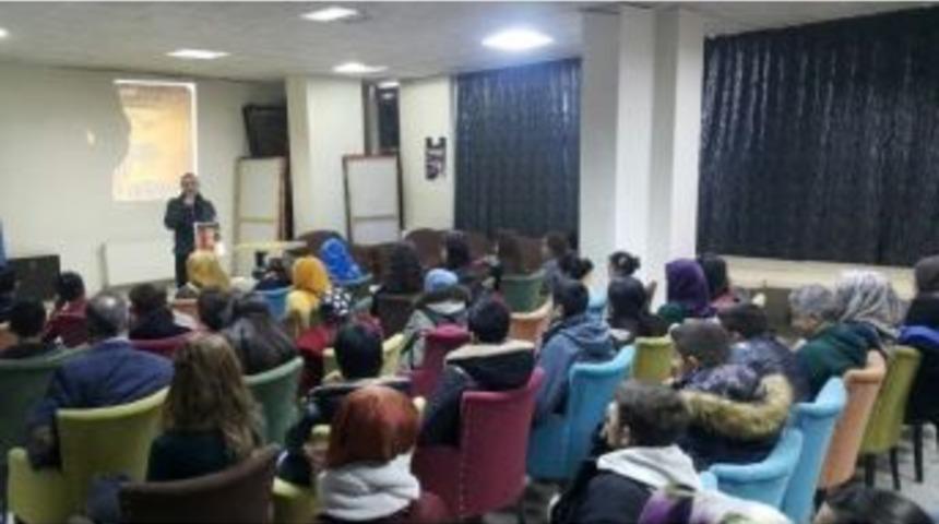 Hakkari Gen&ccedil;lik Merkezinde Mekke&rsquo;nin Fethi Kutlandı