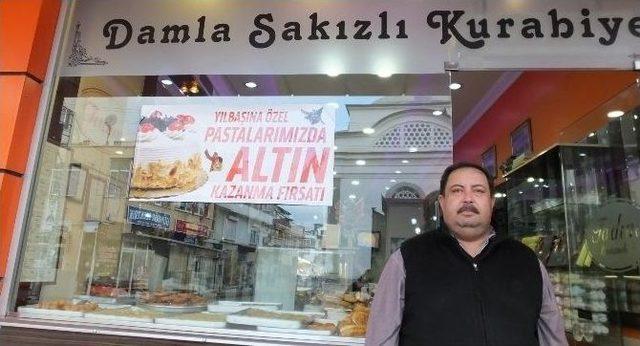 Yılbaşı Pastasında Altın Sürprizi