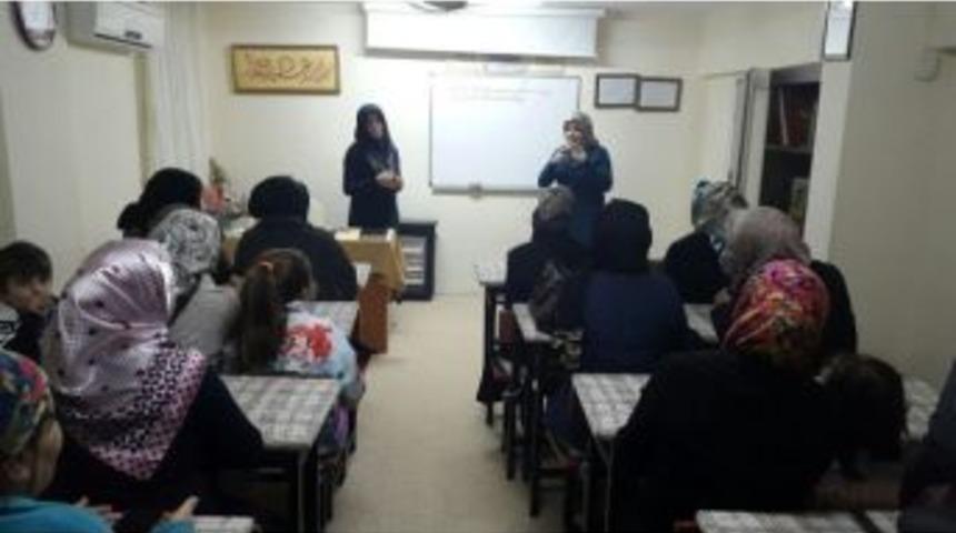 İşitme Engelli Kadınlara Din K&uuml;lt&uuml;r&uuml; Dersi Ve Ahlak Bilgisi Eğitimi