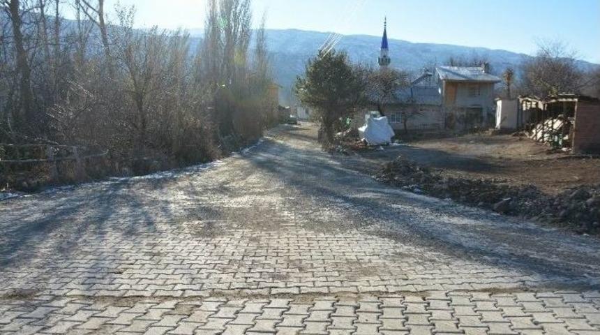 Koyulhisar&rsquo;da Parke Taşı D&ouml;şeme &Ccedil;alışmaları