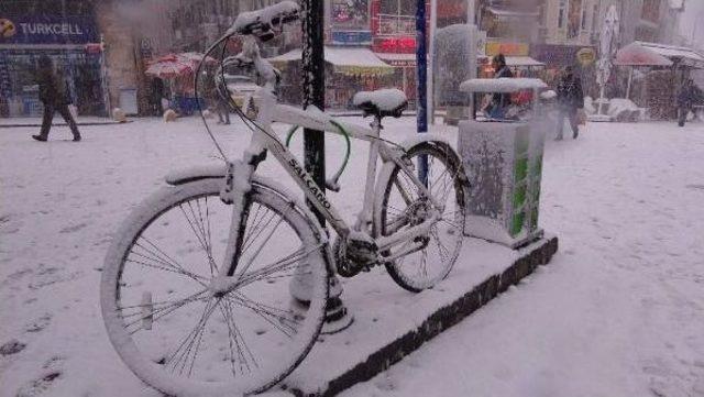 Edirne'de 5 Santim Kar Hayatı Durdurma Noktasına Getirdi