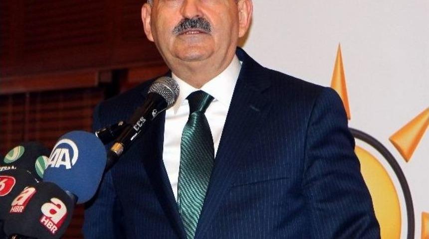 &Ccedil;alışma Ve Sosyal G&uuml;venlik Bakanı Mehmet M&uuml;ezzinoğlu: