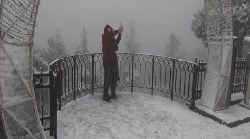 &Ccedil;amlıca Tepesi'nde Kar Keyfi