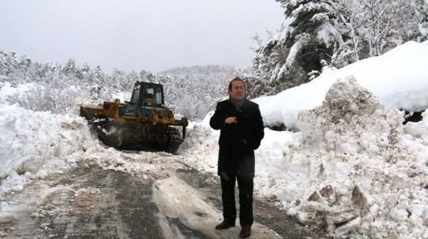 İznik Kaymakamı Pehlivan Karla M&uuml;cadeleyi Denetledi