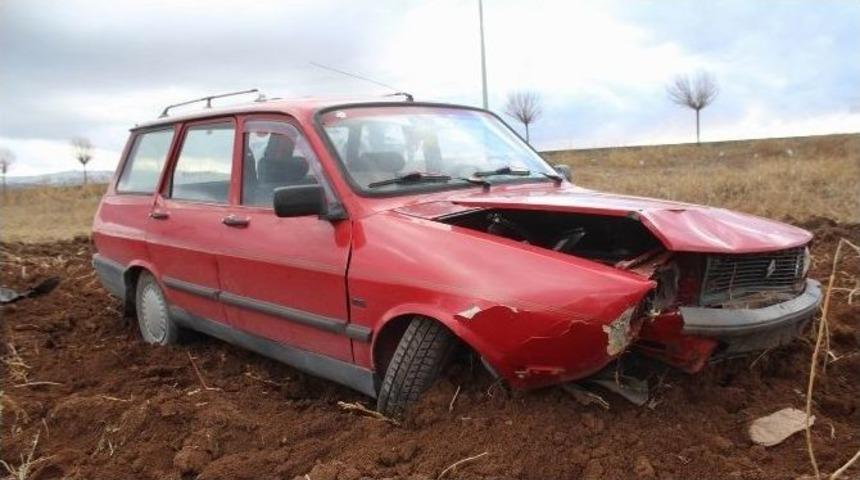 Gemerek&rsquo;te Trafik Kazası: 2 Yaralı