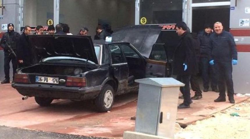 Kavga Ş&uuml;phelilerinin Aracından El Bombaları Ve Tabancalar &Ccedil;ıktı