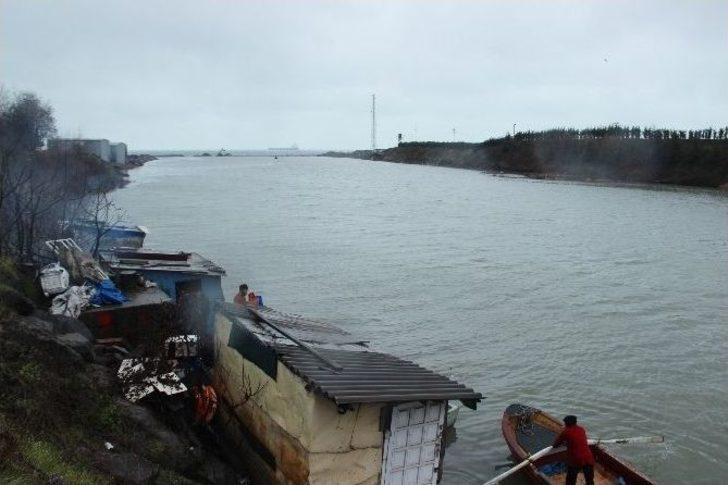 Gülüç Deresinde Sel Tehlikesi G5