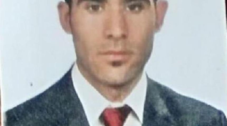 Harran'da Iki Otomobil &Ccedil;arpıştı: 1 &Ouml;l&uuml;, 5 Yaralı (2)