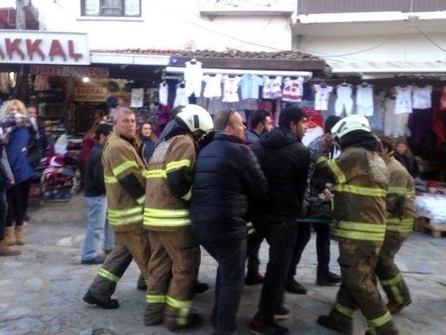 Tarihi Şirince Mahallesi’nde Yangın: 1 İtfaiye Eri Yaralandı