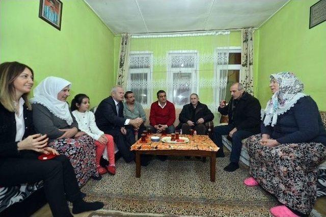 Başkan İnönü, Şehit Ailesini Yeni Yıla Girerken Yalnız Bırakmadı