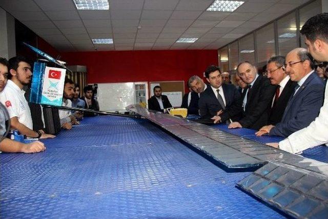 Bilim, Sanayi Ve Teknoloji Bakanı Özlü Erciyes Teknopark’ı Ziyaret Etti