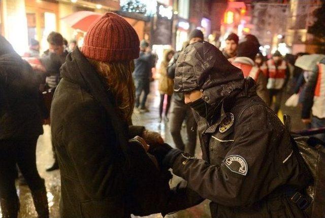 Taksim İstiklal Caddesi’nde Yoğun Güvenlik Önlemi