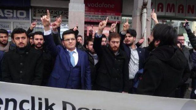 Anadolu Gençlik Derneği'nden Mehteranlı Yılbaşı Protestosu