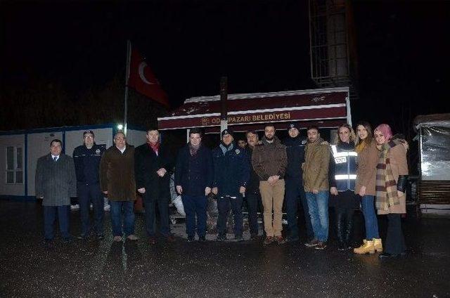 Polis Ekiplerine Yeni Yıla Girmeden Çiğ Köfte İkramı