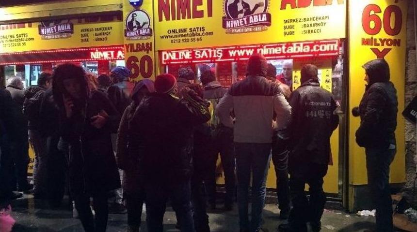 Yılbaşı &Ccedil;ekilişine Saatler Kala Nimet Abla&rsquo;da Son Biletler T&uuml;keniyor