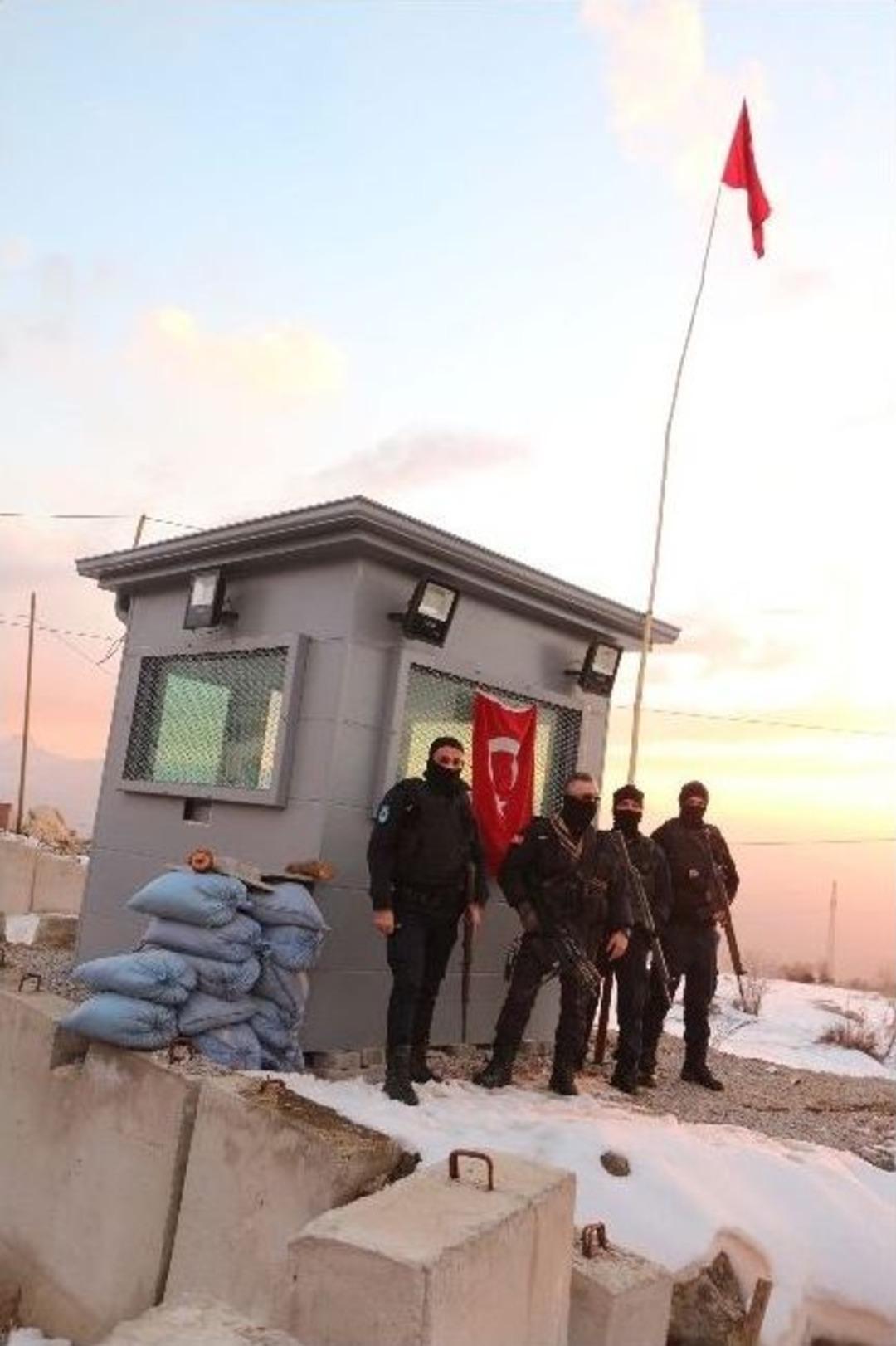 Şırnak&rsquo;ta Polisler Yeni Yıla G&ouml;rev Başında Giriyor