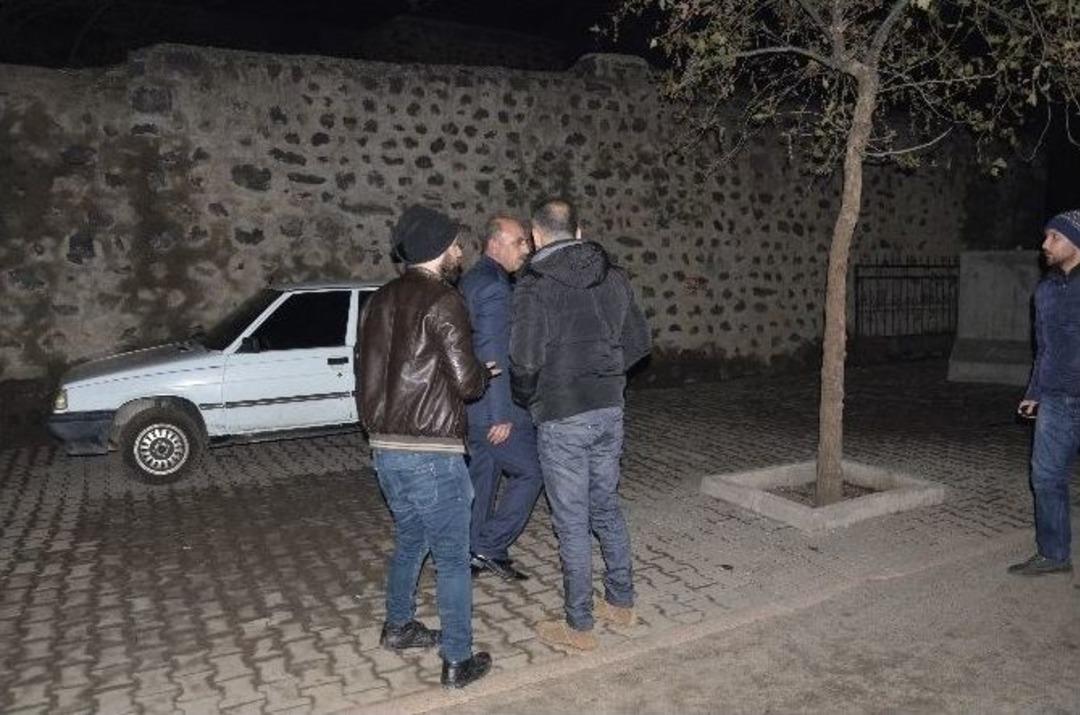 Lastik Yakan Muhtar G&ouml;zaltına Alındı