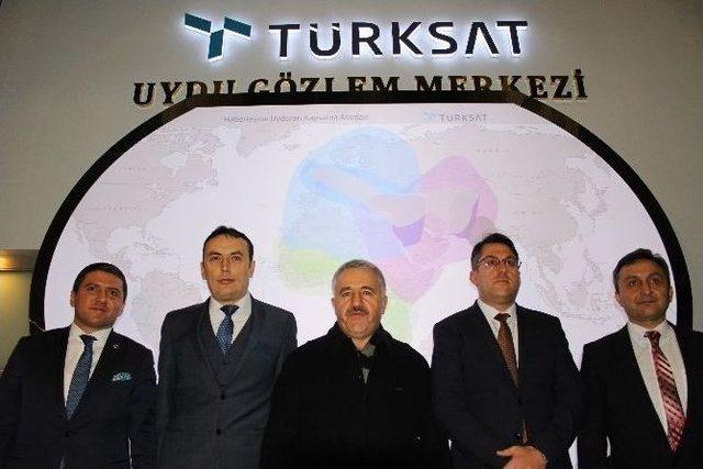 Ulaştırma Bakanı Arslan Türksat Çalışanlarını Ziyaret Etti