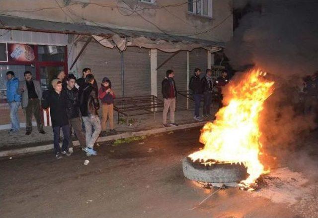 Siverek’Te, E0Lektrik Kesintilerini Lastik Yakarak Protesto Ettiler