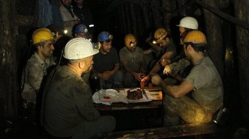 Yeni Yıla Yerin 300 Metre Altında Girdiler