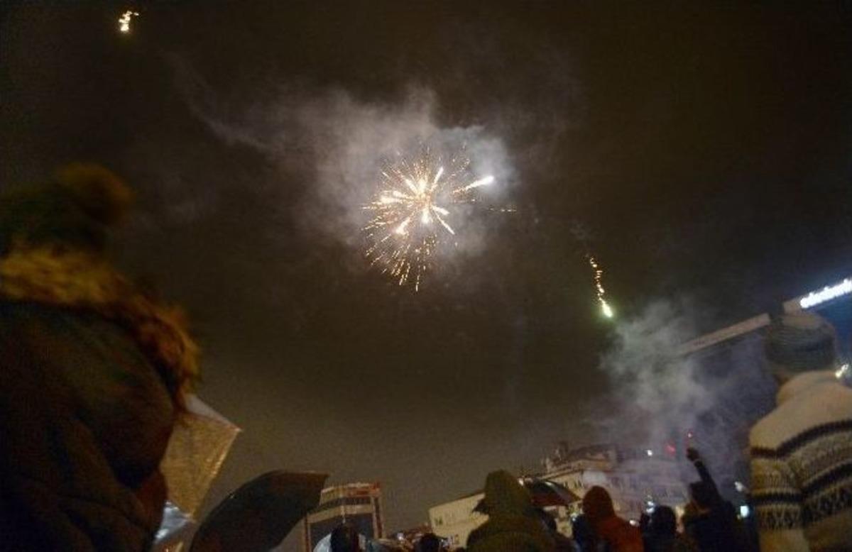 Yeni Yıl Coşkusunu Taksim&rsquo;de Yaşadılar