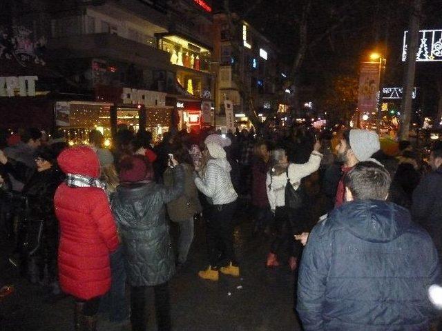Bağdat Caddesi&rsquo;nde Yeni Yıla Halay &Ccedil;ekerek Girdiler 3