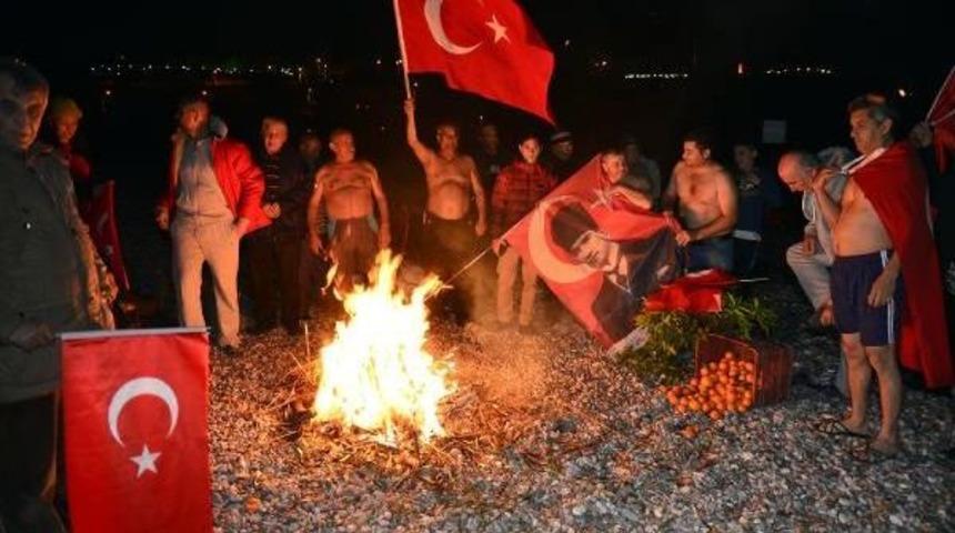 Yeni Yılı Denize Girerek Karşıladılar