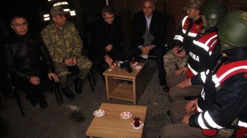 Elazığ&rsquo;da Protokol Yeni Yıla G&uuml;venlik G&uuml;&ccedil;leriyle Girdi