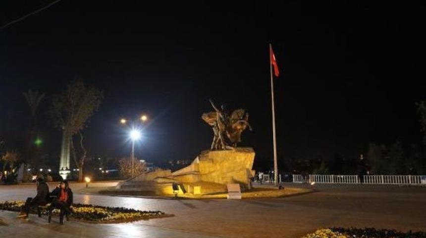 Antalya, Yeni Yılı Sessiz Ve &Uuml;st D&uuml;zey G&uuml;venlik &Ouml;nlemleriyle Karşıladı