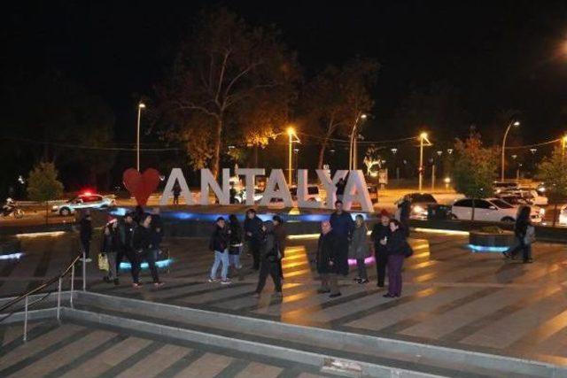 Antalya, Yeni Yılı Sessiz Ve Üst Düzey Güvenlik Önlemleriyle Karşıladı