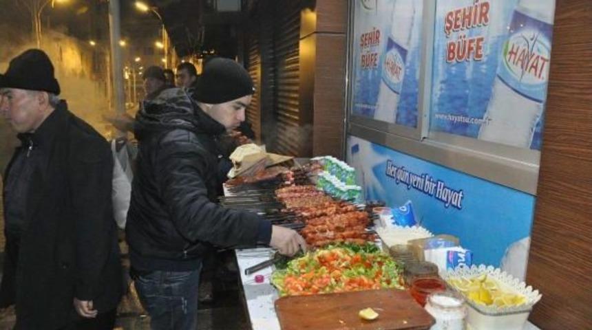 Gaziantep'te Yeni Yıl Coşkusu, Ilk Bebek Ise 'yakup Sergen'