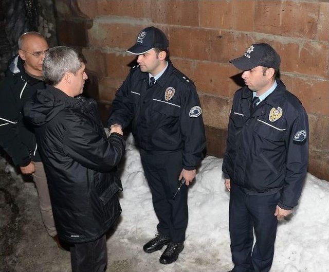 Bitlis Valisi Çınar, Yeni Yıla Güvenlik Güçleri İle Birlikte Girdi