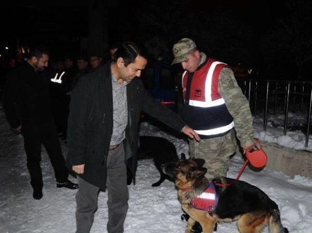 Yeni Yıla Yeraltındaki Eğlence Mekanlarında Girdiler