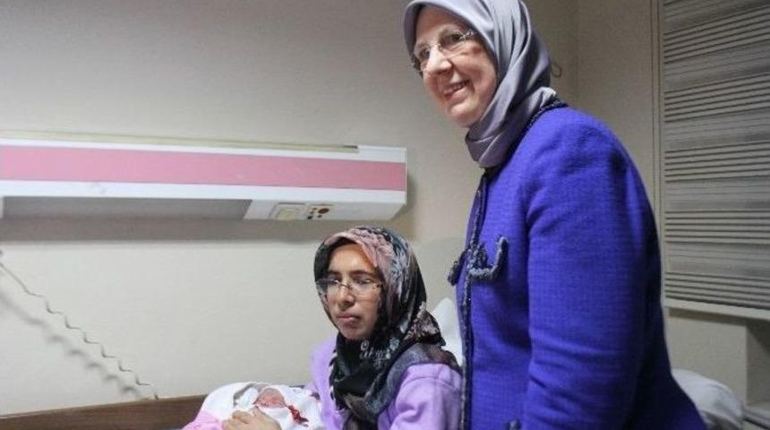 Denizli&rsquo;de Yeni Yılın İlk Bebeği Melike Oldu