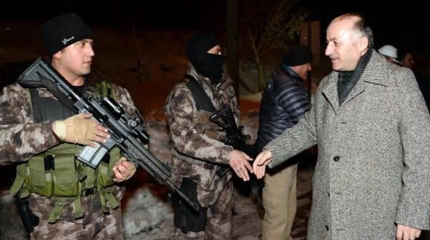 Erzurum'da Protokol, Yeni Yıla Polis Ve Askerlerle Girdi