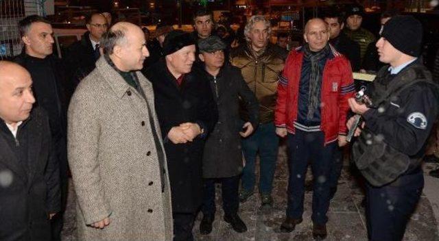 Erzurum'da Protokol, Yeni Yıla Polis Ve Askerlerle Girdi