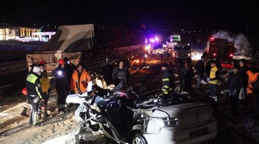 Bolu&rsquo;da Trafik Kazası: 2 &Ouml;l&uuml;