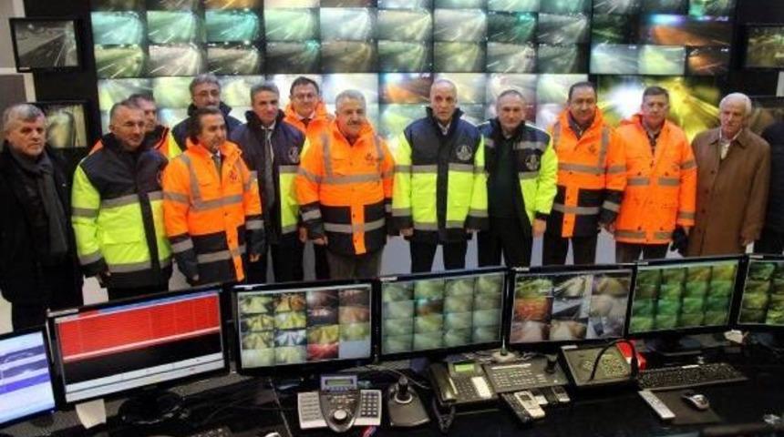 Bakan Arslan, 2017'ye Bolu Dağı'nda Karayolları Işçileriyle Girdi