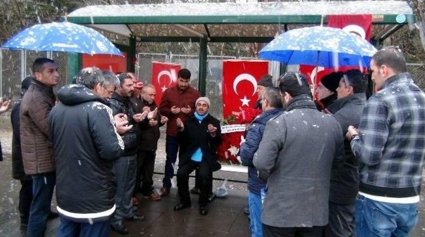 Hak-iş&rsquo;ten Şehitler Durağı&rsquo;na Ziyaret