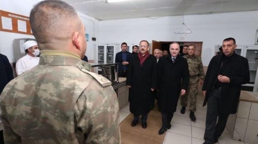 Bakan &Ouml;zhaseki&rsquo;den 2016 Yılının Son G&uuml;n&uuml;nde Komandolara Ziyaret