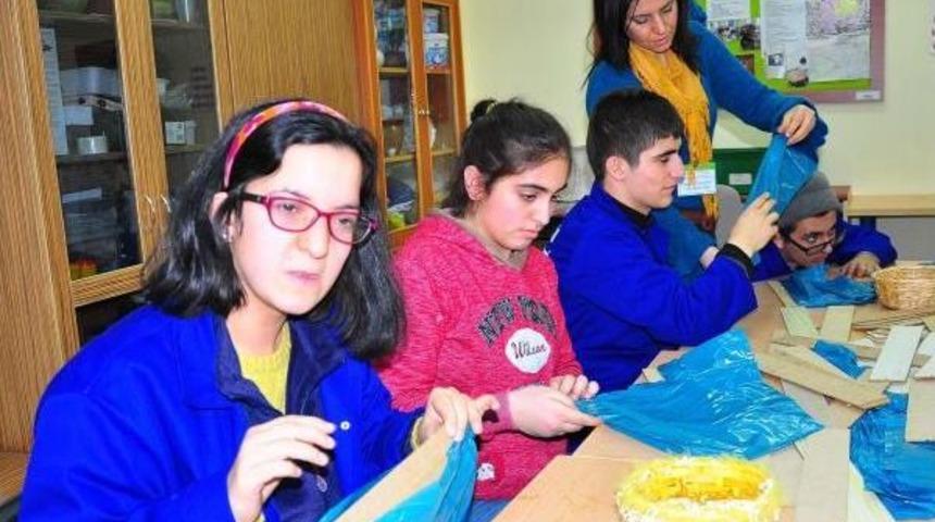 Zihinsel Engelliler, Galoş &Uuml;retimiyle Aile B&uuml;t&ccedil;esine Katkı Yaptı