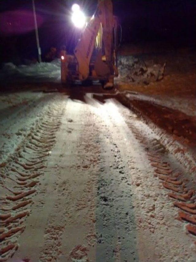 Vatandaş Mağdur Olmasın Diye Gece Gündüz Çalışıyorlar