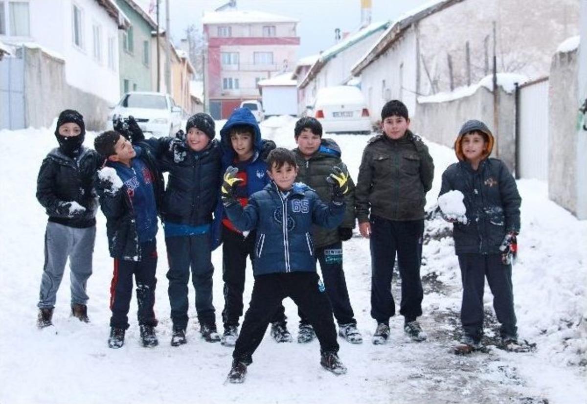 Seyitgazi&rsquo;de Kar Manzaraları