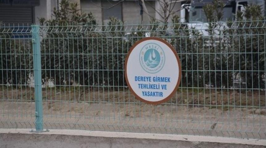 Derelere Korkuluklar Yapılıyor