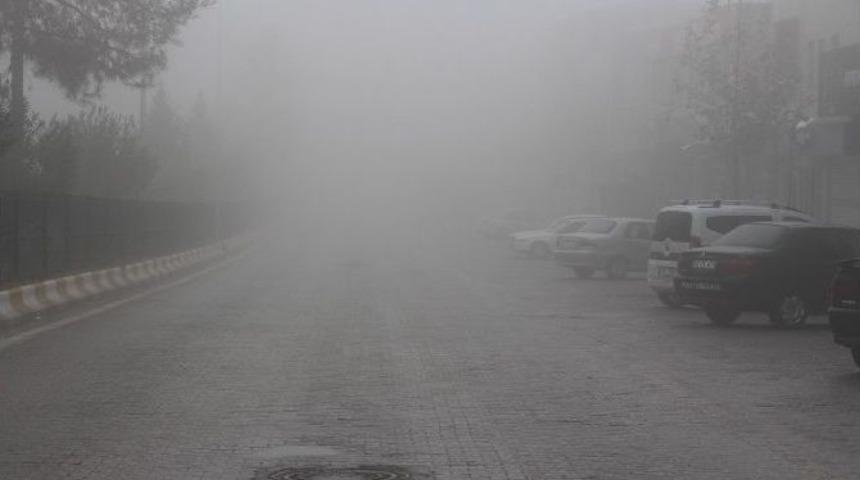 Kahta&rsquo;da Yoğun Sis Etkili Oldu